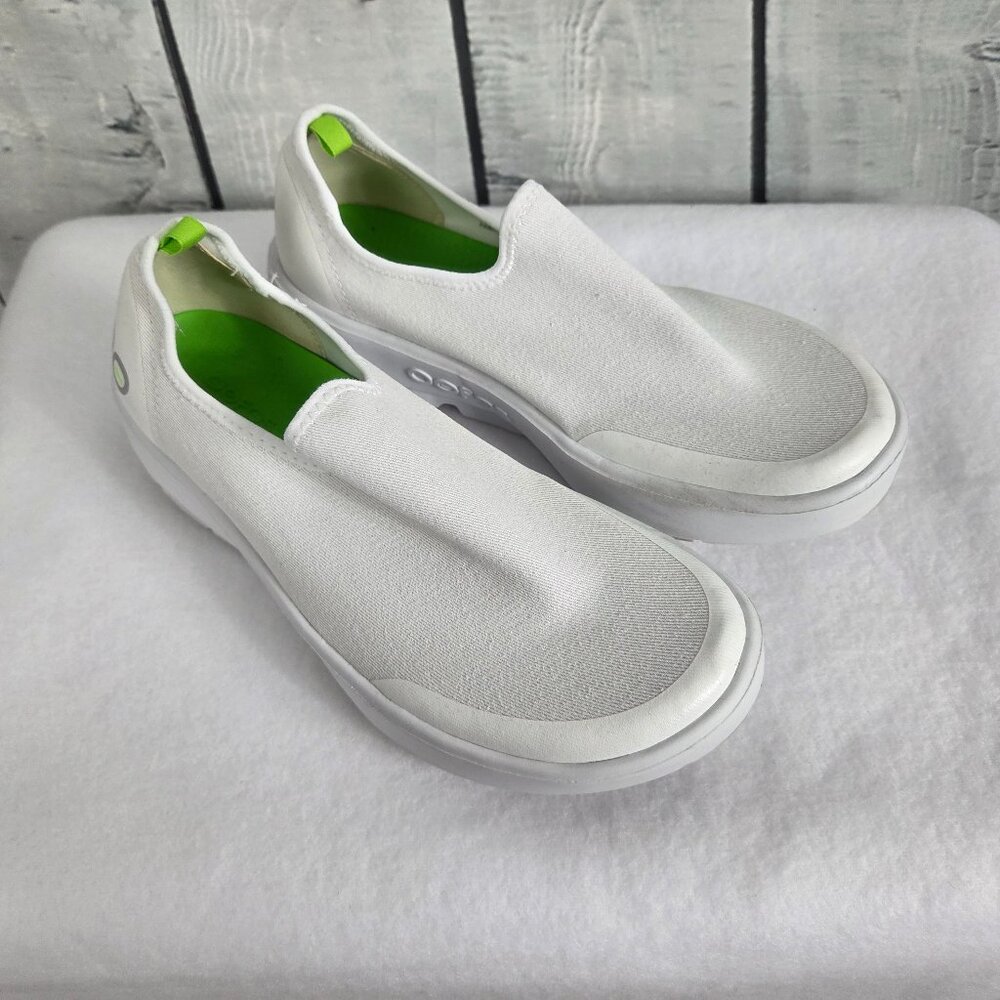 Oofos OOmg Low EeZee Slip On Comfort Short Womens Size 8.5 White Run Recovery